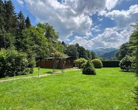 Garten mit Blick ins Tal