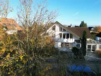 Blick zur Strasse nach Osten