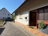 Hofzufahrt und Eingang