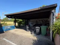 sehr großer Carport