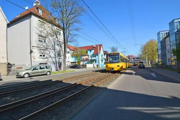 Haus & Straße nach Norden