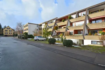 Haus & Straße nach Westen