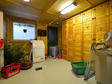 Waschraum & Gartenaufgang