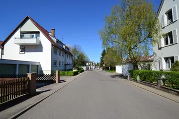 Haus & Straße nach Norden