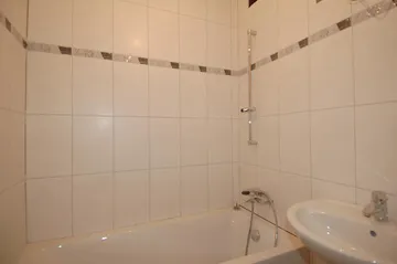 Bad mit Badewanne