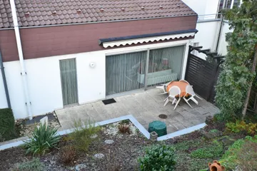 ruhig gelegene Süd-Terrasse