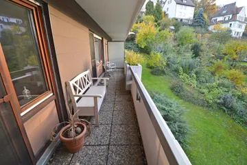 überdachter Balkon