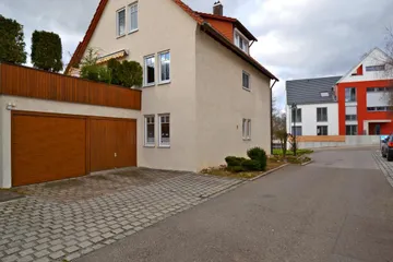 Garage mit Dach-Terrasse