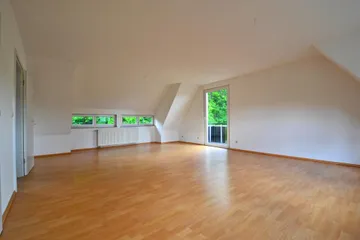 Wohnzimmer mit Laminat