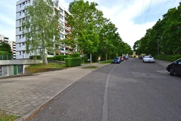 Blick in die Straße & Haus