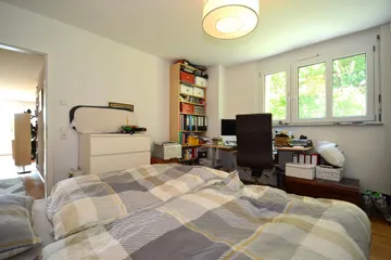 Schlafzimmer z. Flur