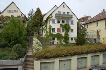 Treppen-Staffel zum Haus