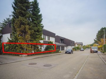 Haus & Straße nach Westen