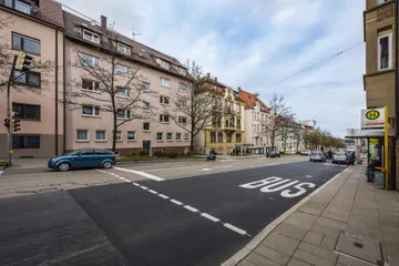 Haus & Straße nach unten