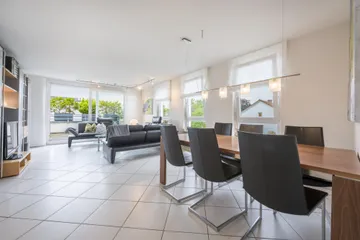mit Dach-Terrasse