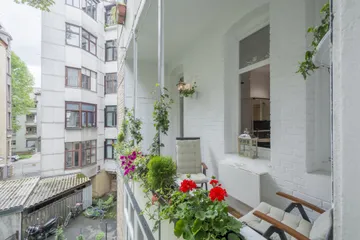 überdachter Ost-Balkon