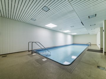 Schwimmbad 12-Meter