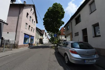 Haus und Straße nach unten