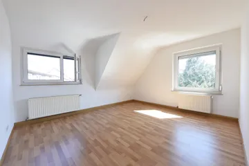 Wohnzimmer v. Tür