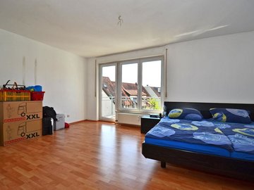 Zimmer mit Laminat