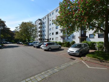 Haus & Straße nach Osten