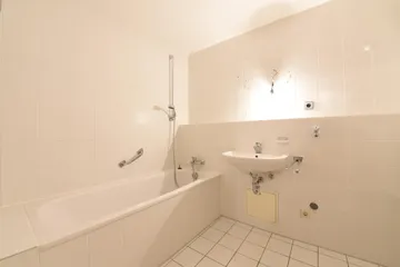 Bad mit Wanne