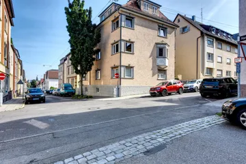 Haus & Straße v. Westen