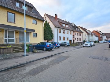 Haus & Straße nach Westen