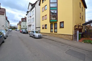 Haus & Straße nach Westen