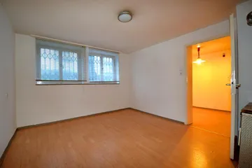 Zimmer 2 mit Einzelofen