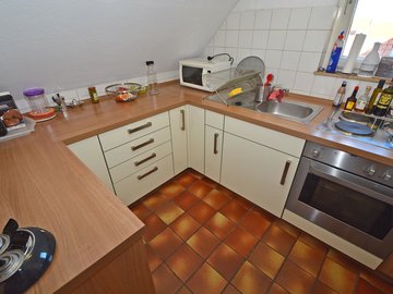 Küche mit Einbauküche