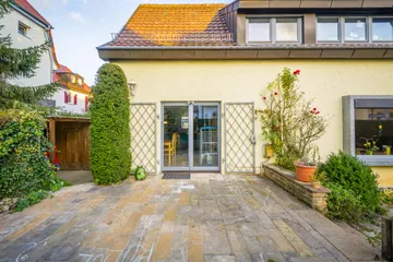 ca. 55 m² große West-Terrasse