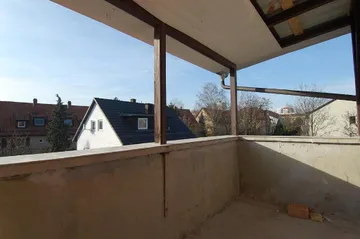 überdachter Balkon