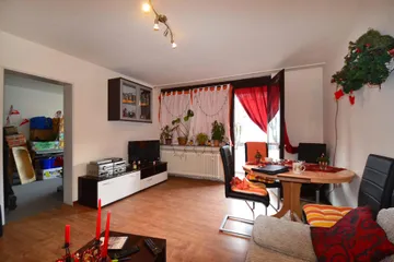 Wohnzimmer und Schlafzimmer