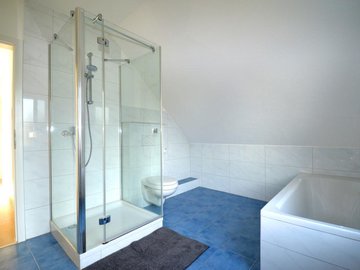 TL-Bad mit Wanne & Dusche