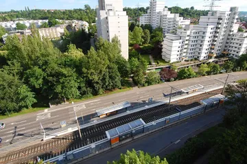 Stadtbahn am Haus