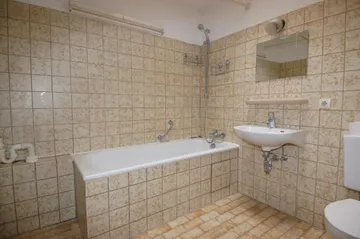Bad mit Wanne