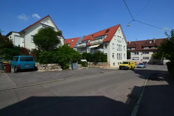 Haus & Straße nach Norden