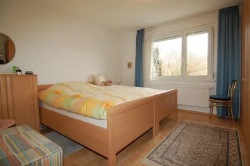 EG - Schlafzimmer mit Laminat