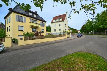 Straße & Haus n. oben