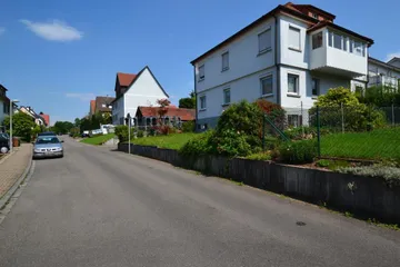 Haus & Straße nach Norden