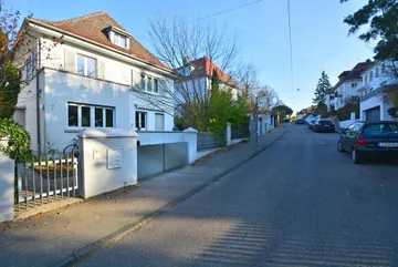 Haus & Straße nach Süden