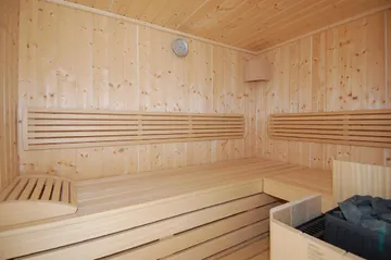 Sauna (optional)