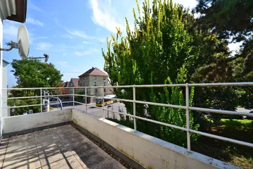 Süd-Balkon mit grüner Aussicht