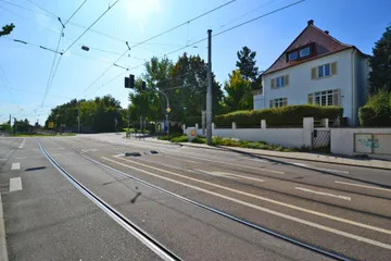 Haus & Straße nach Süden