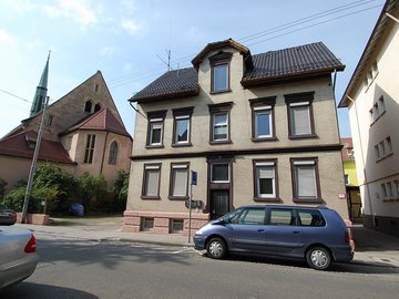 Haus, Stellplätze, Kirche