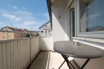 teilüberdachter Balkon