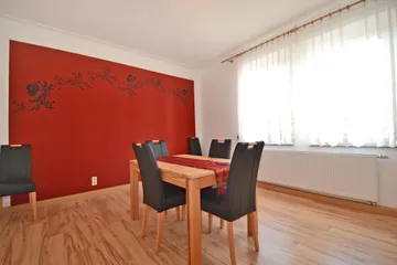 großes Esszimmer