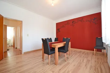 Esszimmer und Flur