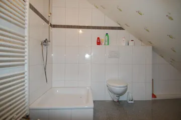 Badezimmer im DG